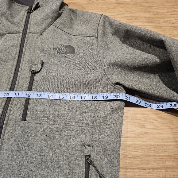 Men's TNF Windwall2 Jacket | Gray - Picture 6 of 7